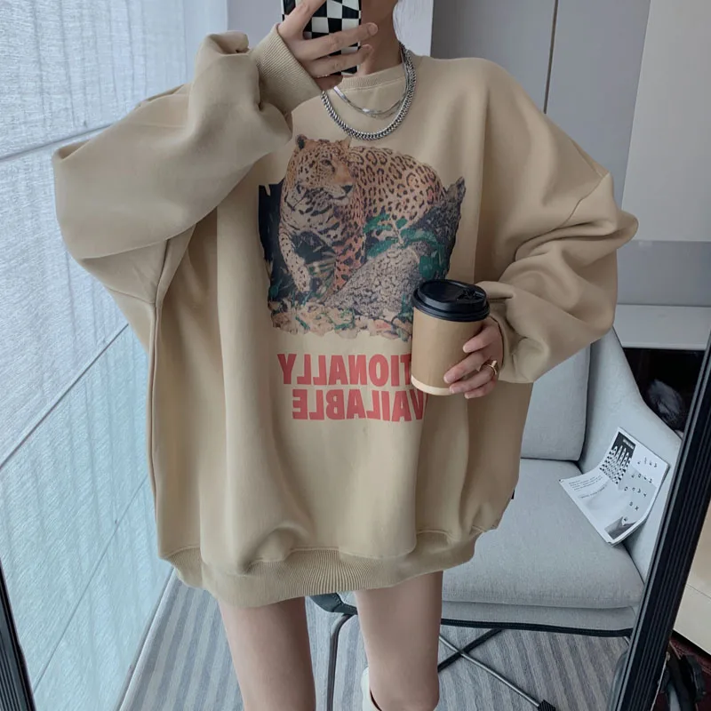 

Women Winter Tops American Stylish Vintage Letter Leopard Print Sweatshirt Women Fashion Tops Thick Plush Oversized Streetwear