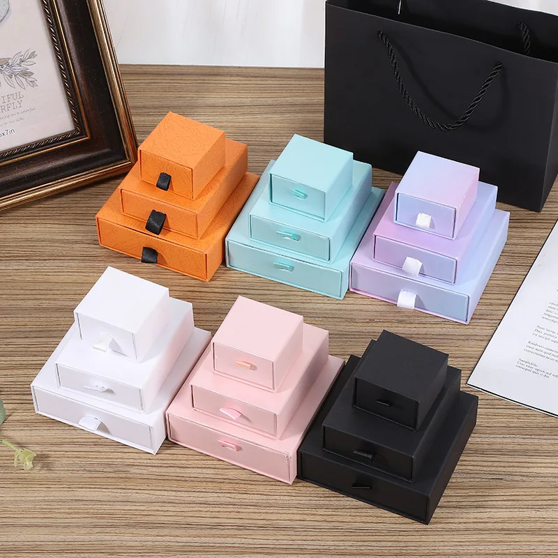 

Комплект из 2 предметов, черная бумага шкатулка для ювелирных изделий с выдвижными ящиками коробка с губкой для серьги кольцо ожерелье брас...