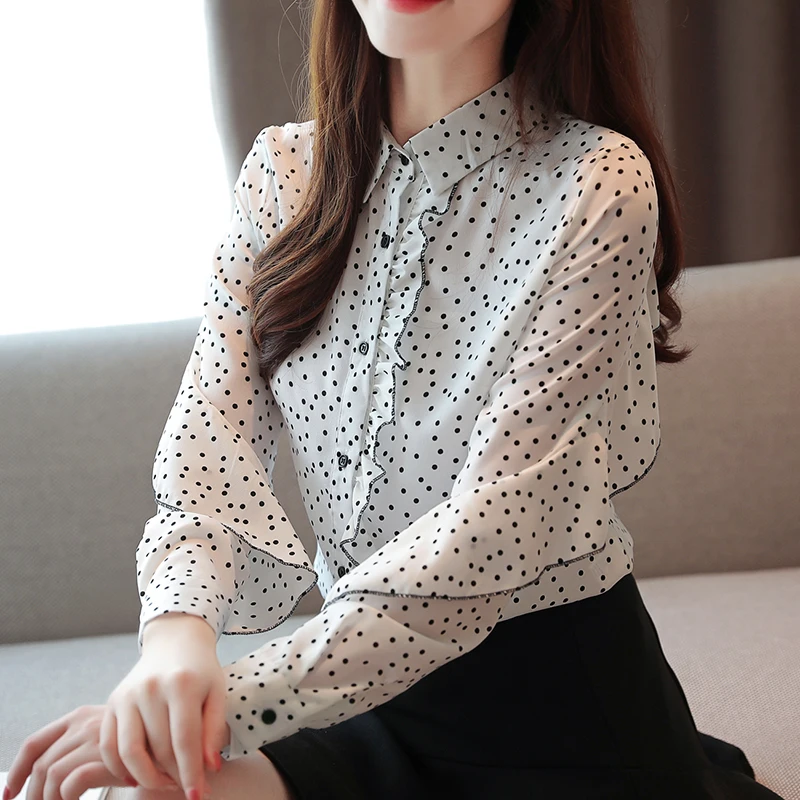 

Chikichi 2021 весна и осень Новый стиль корейская мода гофрированная шифоновая рубашка в горошек свободная с длинным рукавом на пуговицах для жен...