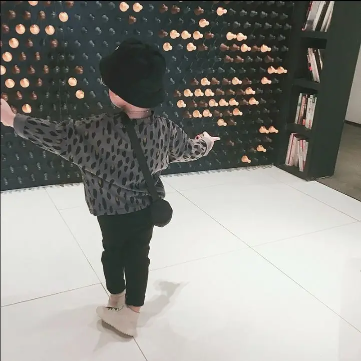 Детская модная леопардовая футболка Новинка Весна 2020 рубашка с длинным рукавом