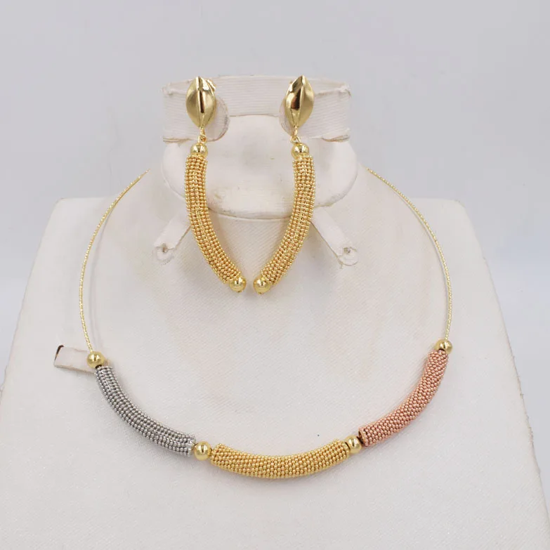 

Высокое качество Дубай 3 цвета золотой цвет набор украшений для женщин африканские бусы ювелирные изделия ожерелье набор серьги ювелирные ...