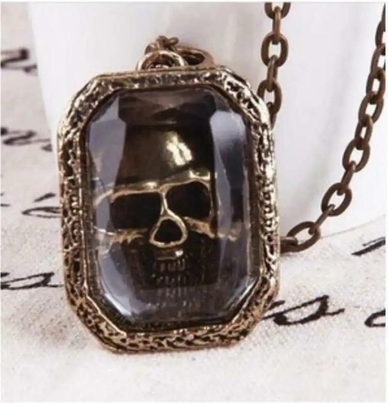 

Винтажная цепочка с подвеской в виде черепа в готическом стиле