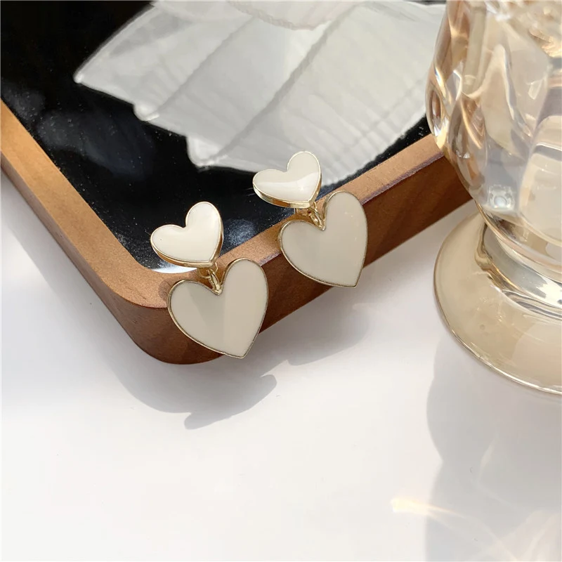 

Маленькие серьги в новом стиле женские серьги-гвоздики в форме сердца для женщин 2021 тренд эмалированные металлические украшения для ушей ю...