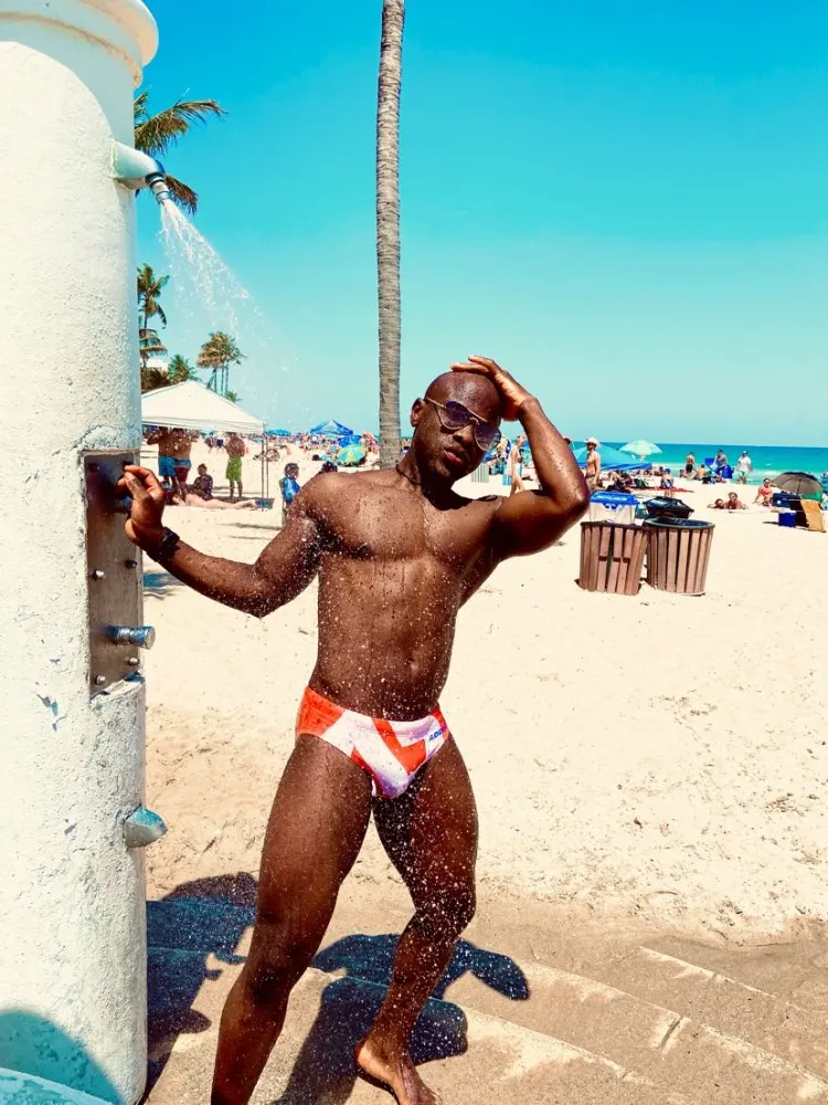 Мужской купальник с принтом сексуальный летний 2020 трусы купальный костюм низкой