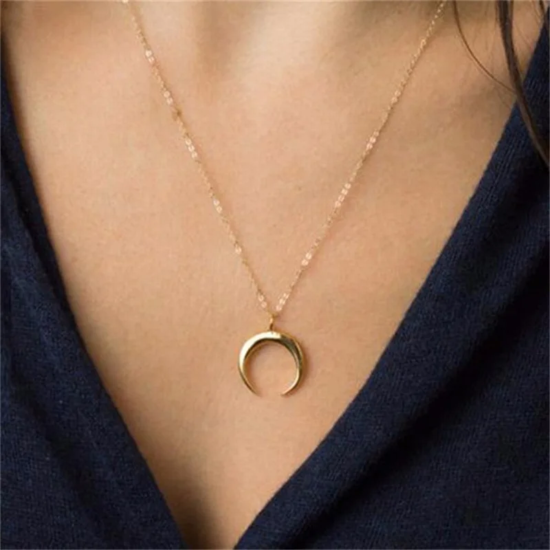 

Fashion Personality Moon Women Necklace Female Clavicle Chain Plating Gold Crescent Pendant Necklaces For Friend Gift