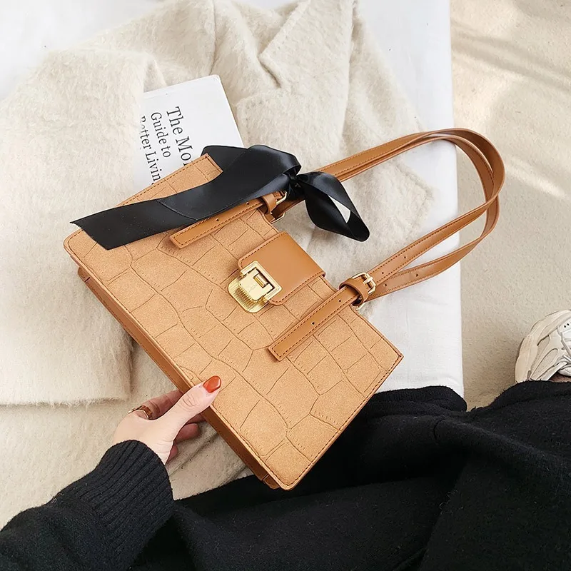 

High Quality Ladies Brand Designer Shoulder Bag 020New Trendy One Shoulder Stone Pattern Retro Ladies Underarm Small Square Bag