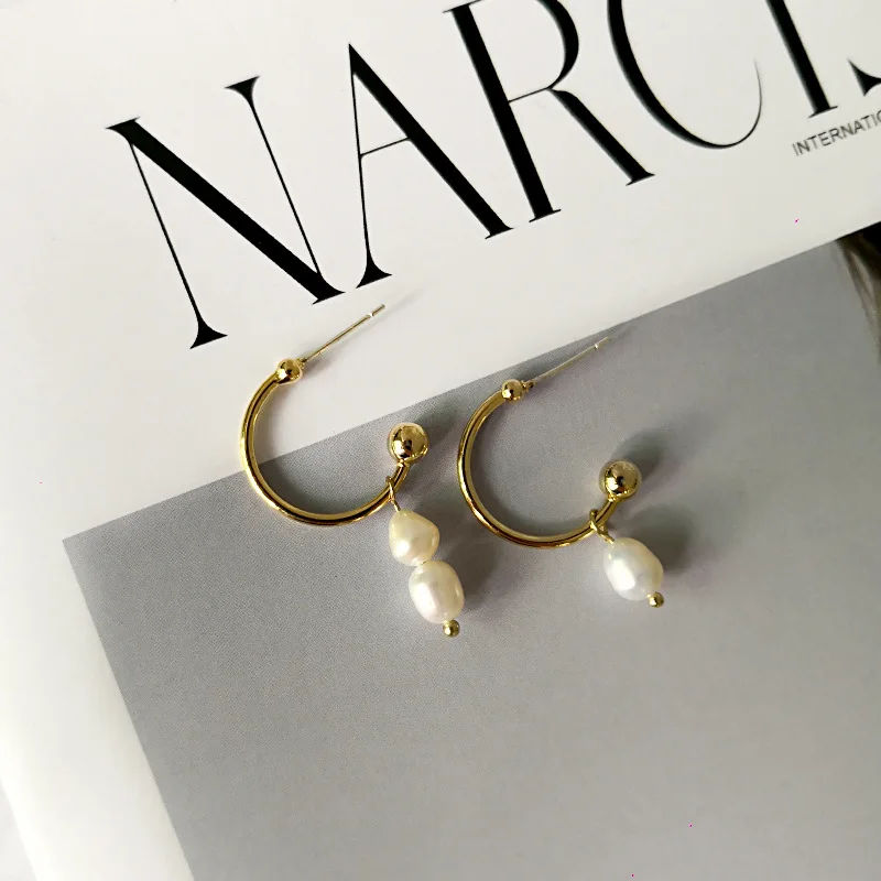 

Baroque Selling Pearl Hoop Earrings for Women Dainty Natural Freshwater Pearl Asymmetric Earrings Wedding Jewelry High Quality
