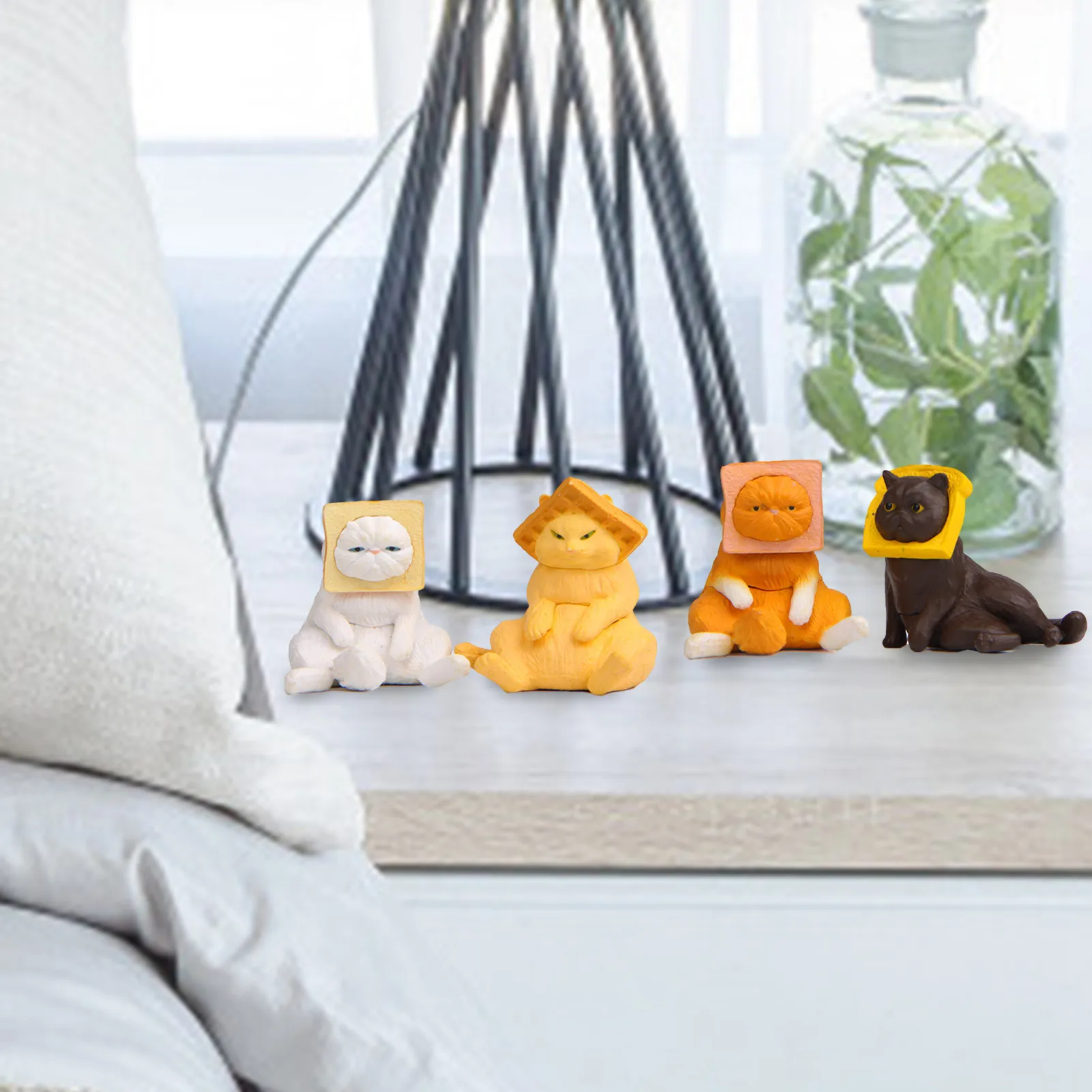 

4PCS/Set Cute Cat Doll Plastic Car Home Decoration Novel Cute Gifts Mini-doll Miniature Statue Micro Landscape Home Decoration