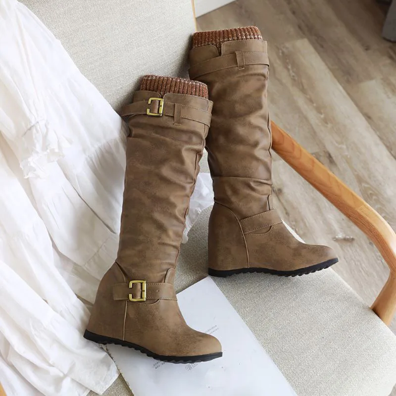 Женские сапоги до колена Taoffen зимние теплые в стиле ретро на танкетке без