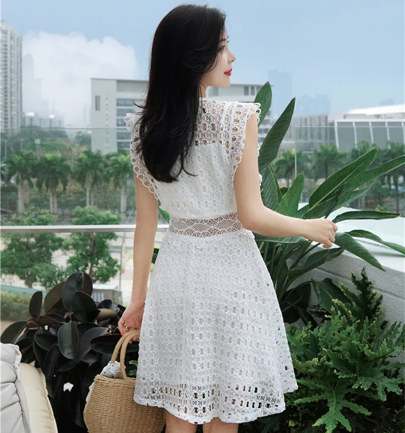 

Fashion Runway Summer Lace Dress Sexy Hollow Out Embroidery Solid Vest Dress Girl Vestidos Seaside Holiday Mini Short Dress