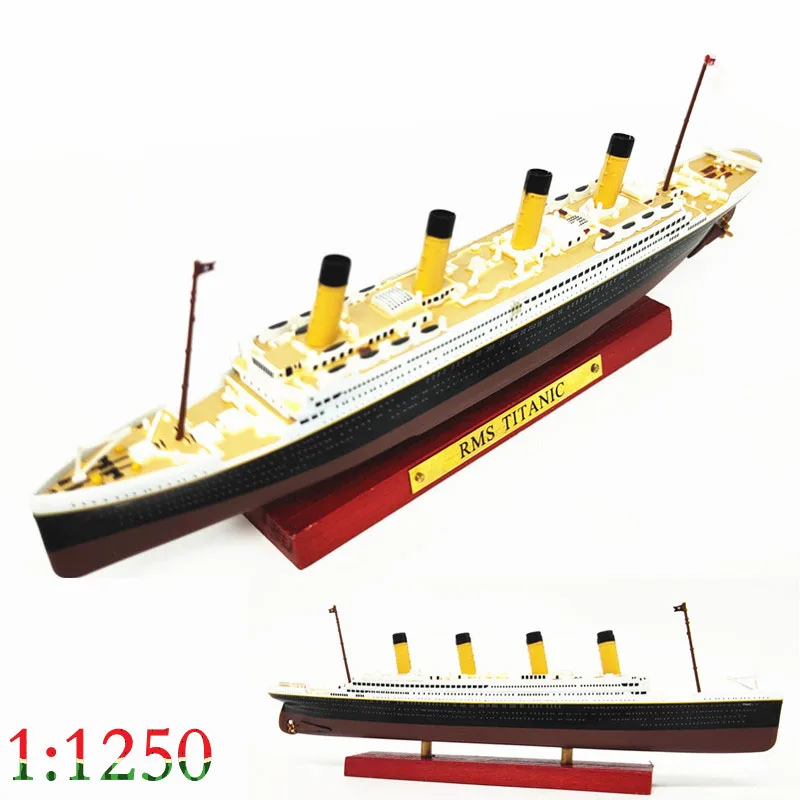 

1:1250 Titanic Luxury mail Alloy passenger ship model Finished ornaments in coloring