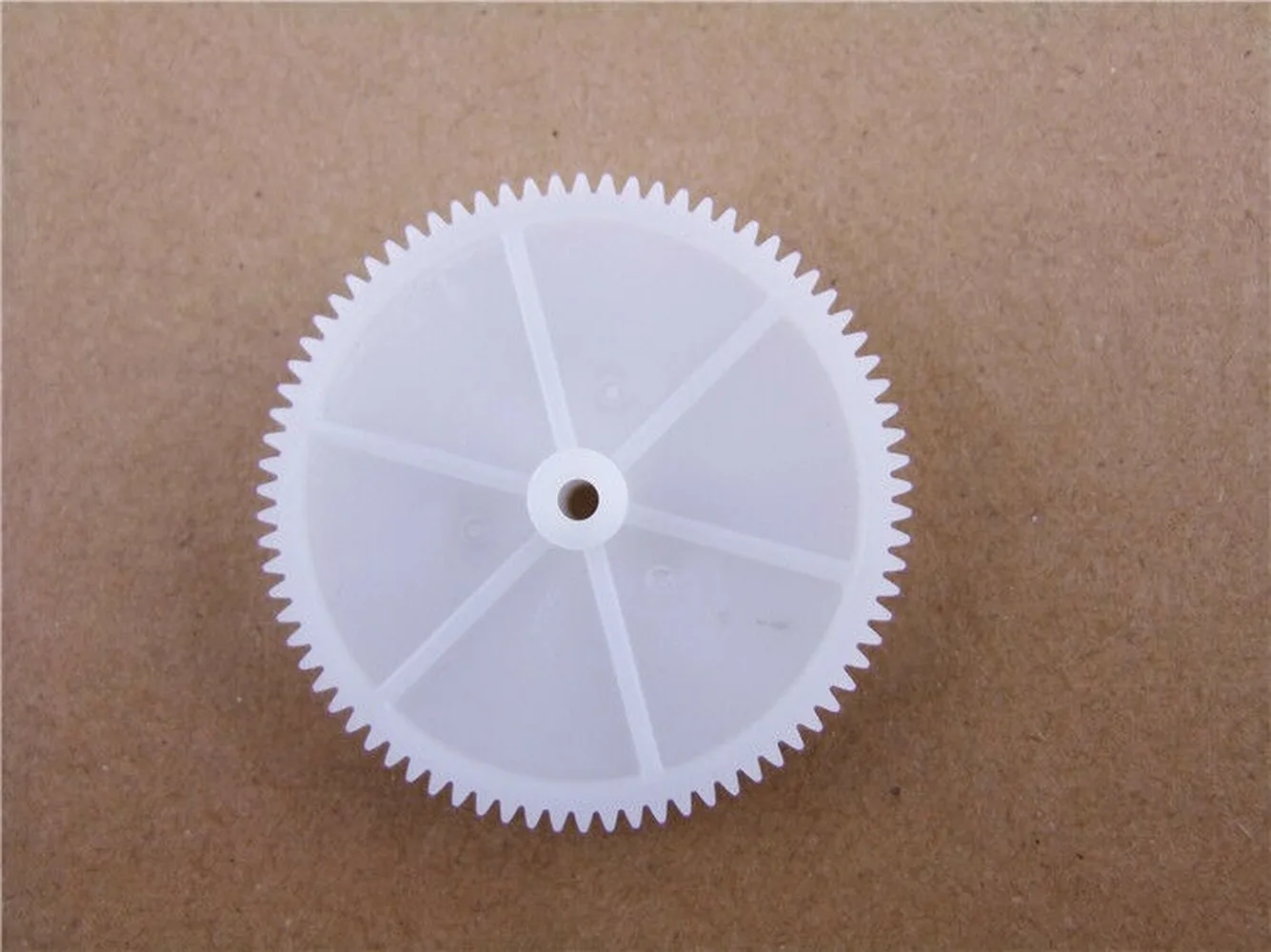 

10pcs/lot 782.5a plastic single layer motor shaft gear DIY toy robot parts