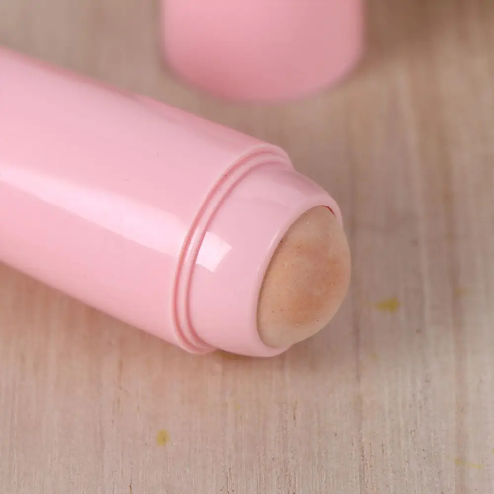 Натуральный вулканический ролик для жирной кожи эффективно минимизирует поры и