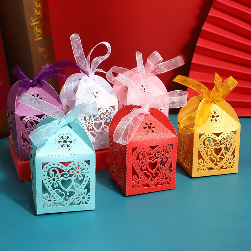 

20pcs Wedding Love Candy Box Laser Hollowed European Style Hand-held Gift Box Packaging Box Candy Boxes with Ribbon
