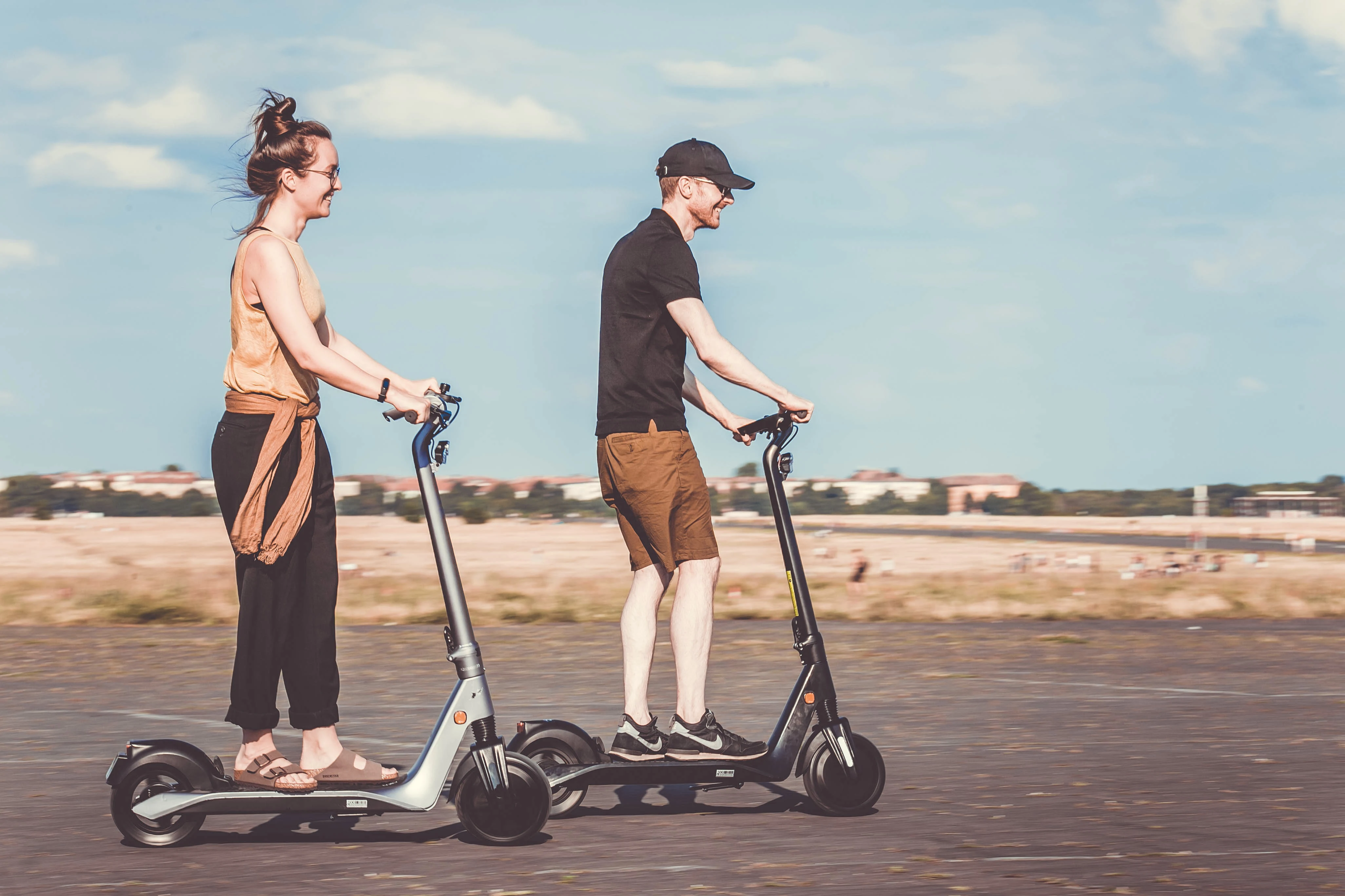 

Berlin Warehouse eKFV/CE/FCC/OKAI Foldable 9.5 Inch Powerful 350w 600w Fastest Electric Scooters 2021
