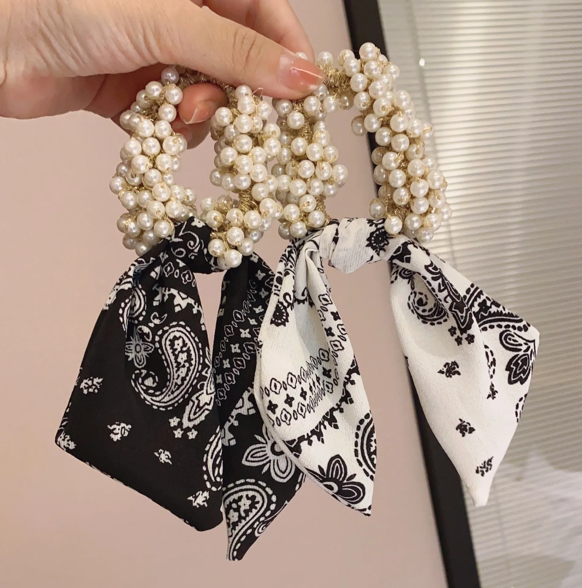 

11 Colors Woman Elegant Pearl Hair Ties Beads Girls Scrunchies Rubber Bands Ponytail Holders Hair Accessories Elastic Hair Band