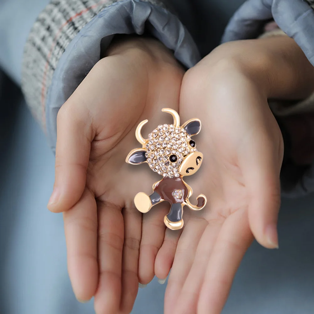 Симпатичные Броши Стразы с кристаллами в виде мультяшного быка для женщин 2021
