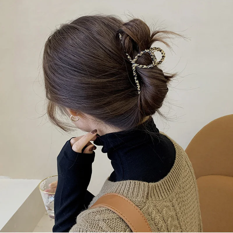 

CN Leopard Print Hair Grab Clips for Women Girls Large Eeometry Acetate Hair Clips Crab Hair Claws Fashion Hair Accessories