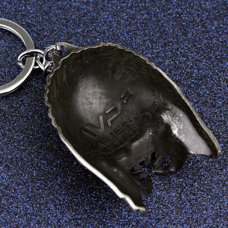 

Hot Movie The Predator Mask Keychain AVP Alien Predator Alloy Keyring Pendant Men Women Key Chains Accessories