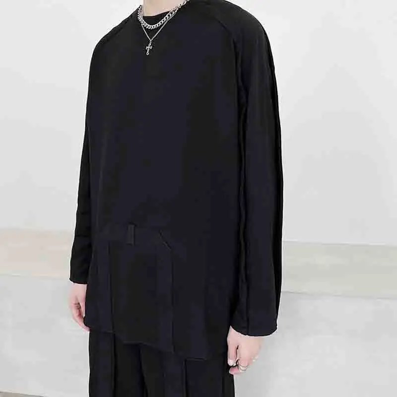 

Dark t-shirt with rough edge and round neck design