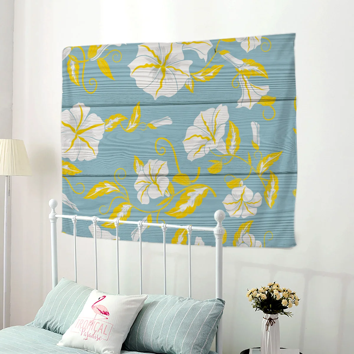 Винтажный деревянный текстурированный фон с желтыми гобелены цветами настенный