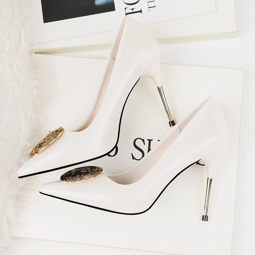 2019 пикантные модные женские туфли на высоком каблуке (9 см) с металлической