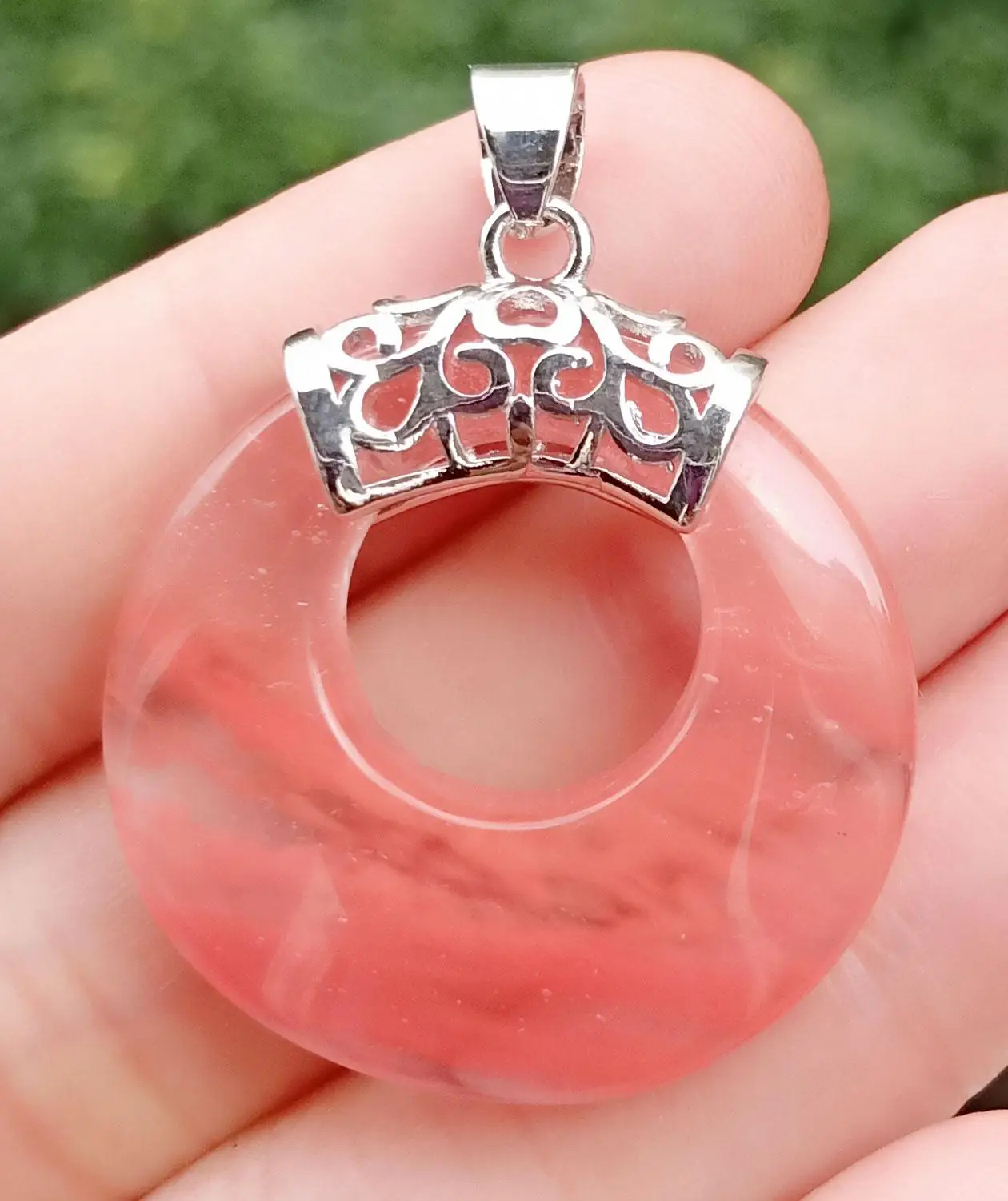 Вишневый кварцевый камень кулон драгоценные камни круглый пончик энергии Рейки