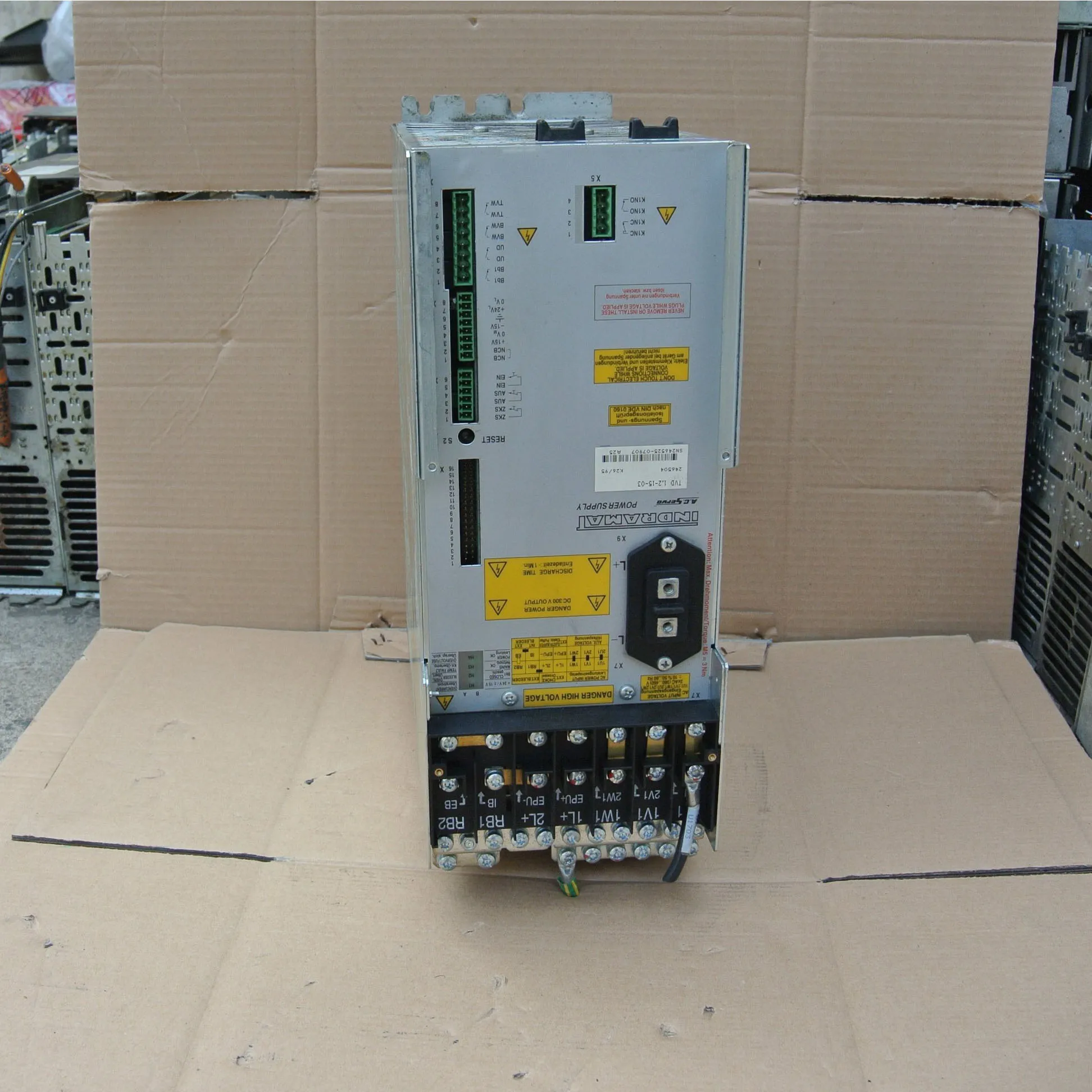 

INDRAMAT TVD 1,2-15-03 AC Серводвигатель TVD1.2-15-03