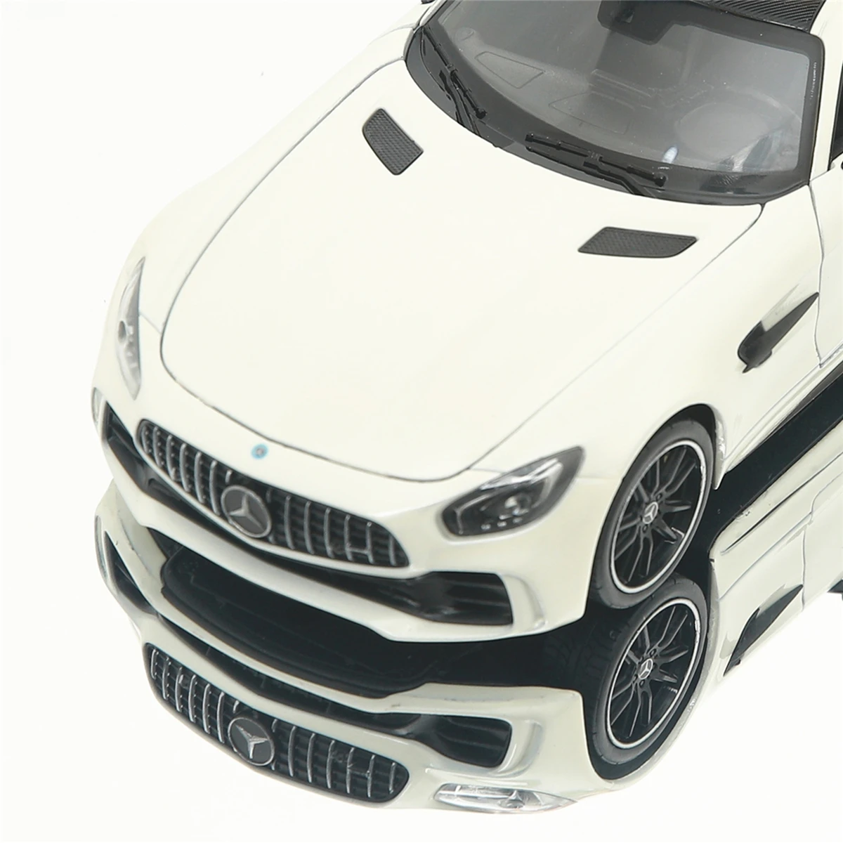 

WELLY 1:36 Mercedes-AMG GT R Alloy Luxury Vehicle Diecast Pull Back Cars Model Toy Collection Xmas Gift