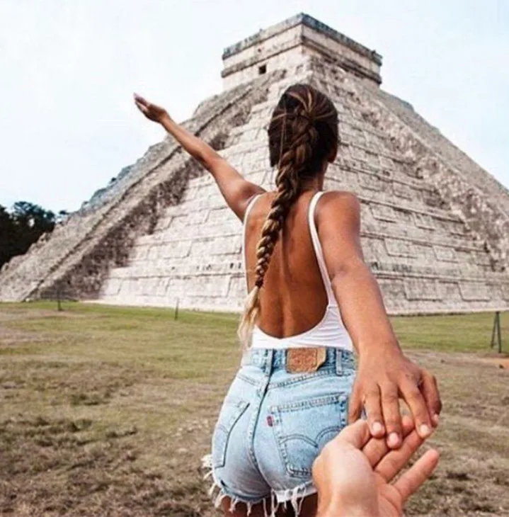 Женское боди без рукавов однотонное облегающее пляжное с открытой спиной