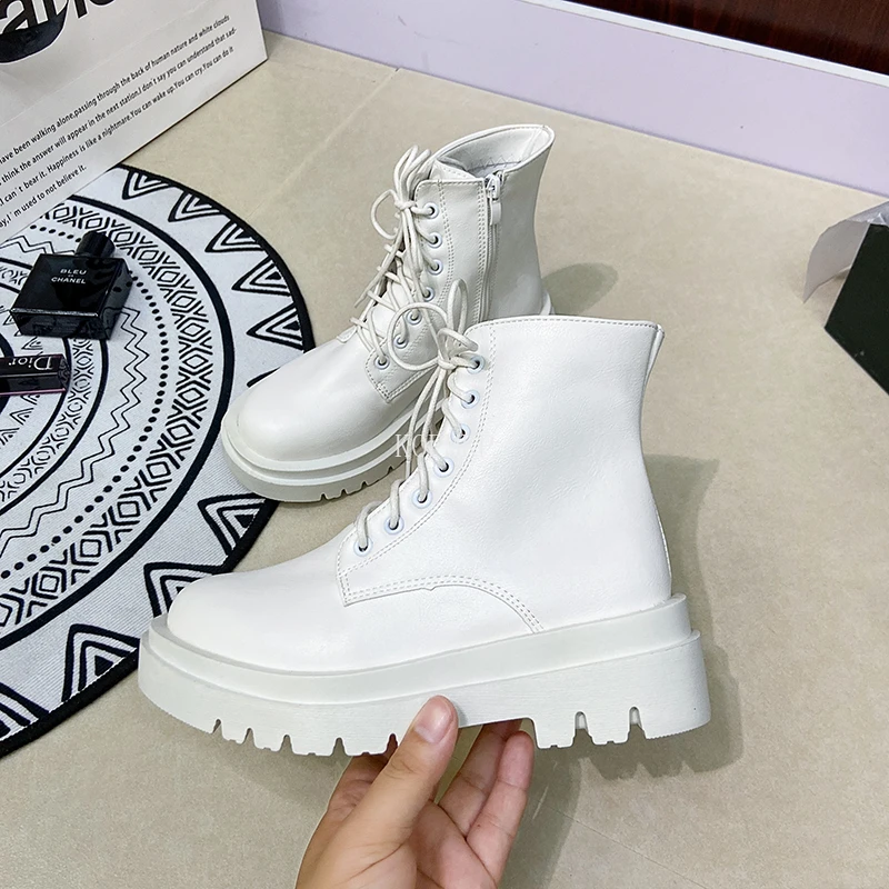 

Женские короткие ботинки на толстой подошве, из ПУ кожи