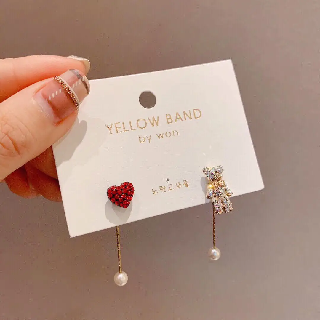 Модные женские маленькие серьги с милым кристаллом медведя в форме сердца