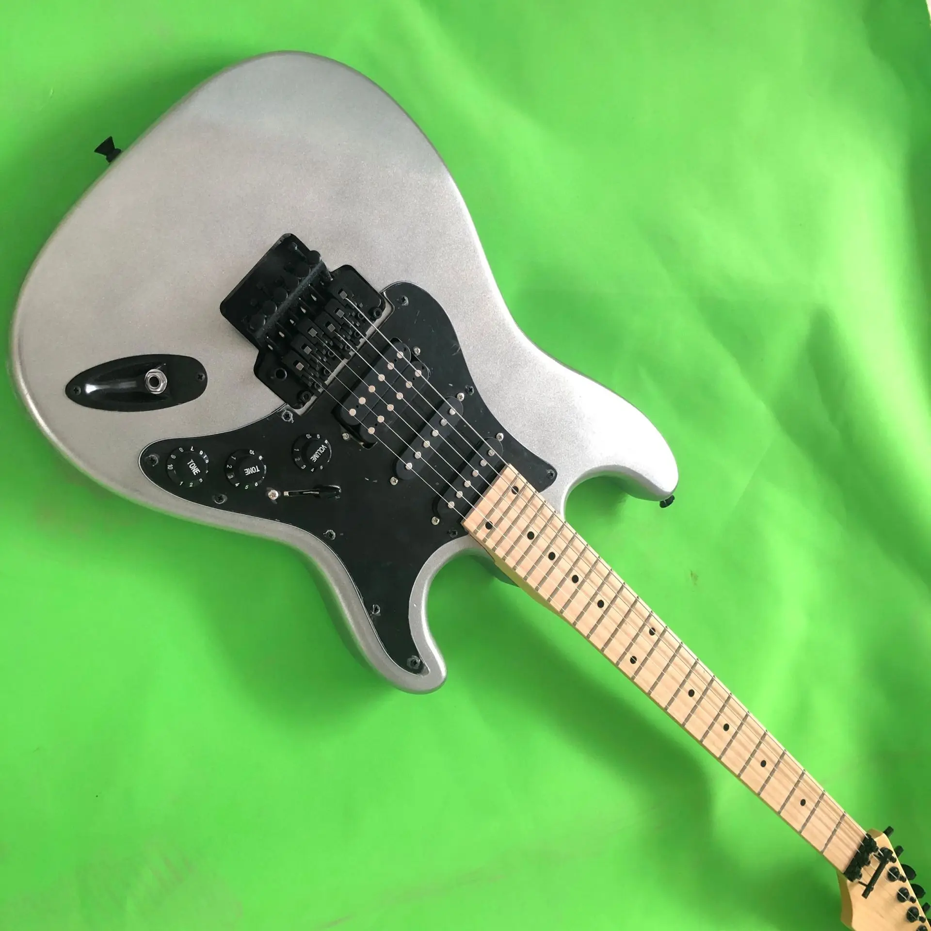 

Electric Guitar,Silver color gitaar,handmade 6 stings guitarra,maple fingerboard,real photos