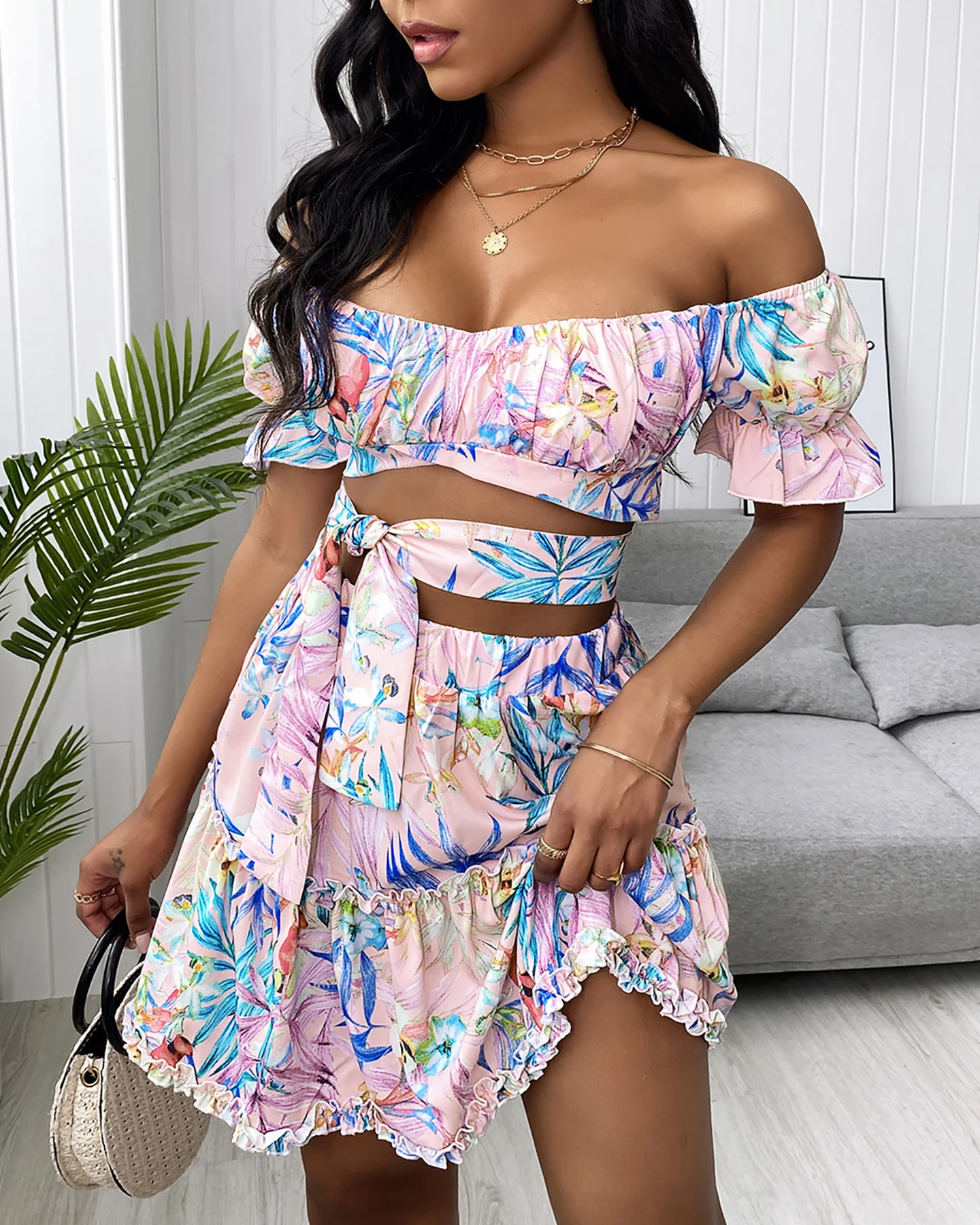 

2021 Summer New Fashion Sexy Off-shoulder Floral Print Top and Ruffled Lace-up Skirt Two-piece Skirt