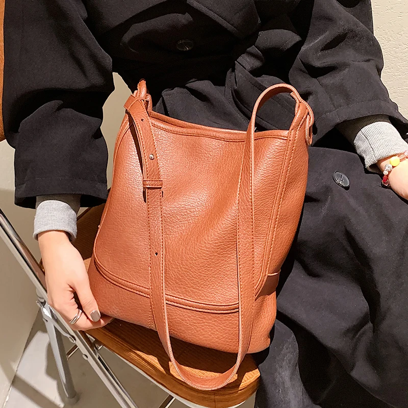 

Vintage Luxury Design Simple PU Leather Bucket Crossbody Handbag for Women 2021 Trends Brand Designer Solid Color Shoulder Bag