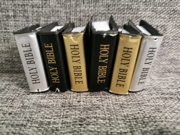 

1/6 scale mini book model for BJD/SD or figure doll accessories.Not included doll and other accessories 16C0964