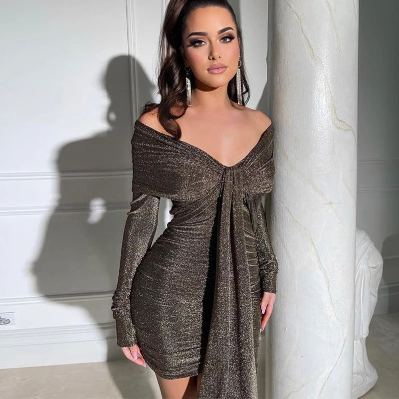 

Женское мини-платье с открытыми плечами, с глубоким вырезом