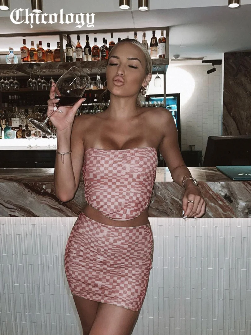 

Chicology 2021 женский клетчатый принт 2 предмета без рукавов Топ на одно плечо мини сексуальные элегантные юбки Комплекты наряды Осенние перчатк...