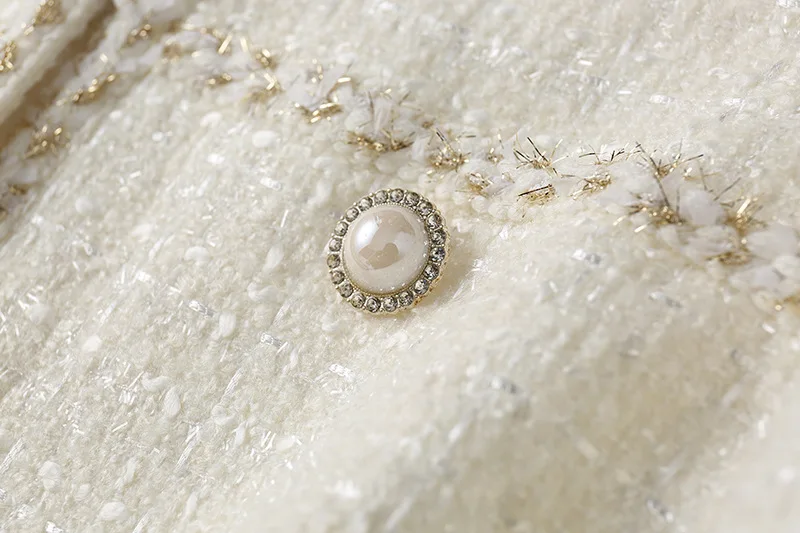 

European and American women's wear 2020 winter new style Long-sleeved round collar button Fashionable tweed Short coat