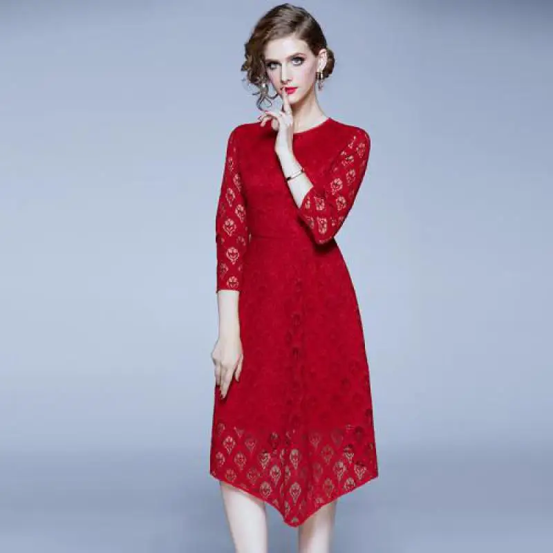 Женское облегающее офисное платье трапеция однотонное элегантное кружевное в