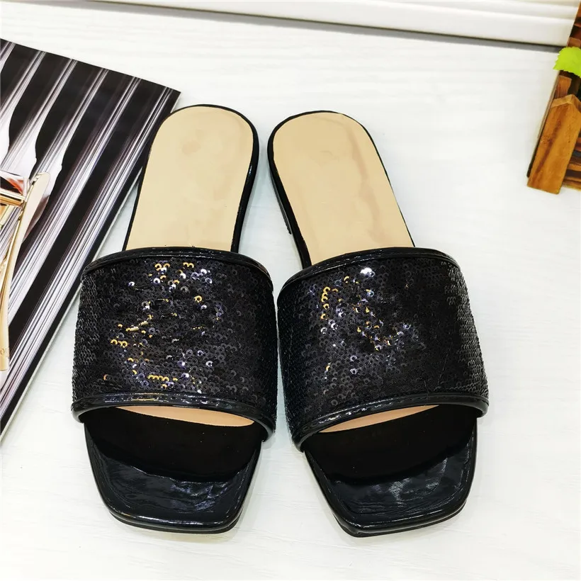 

80 Women luxury flip flops summer women Designer Comfortable Brand Shoes beach fashion sandals Outdoor flat slippers