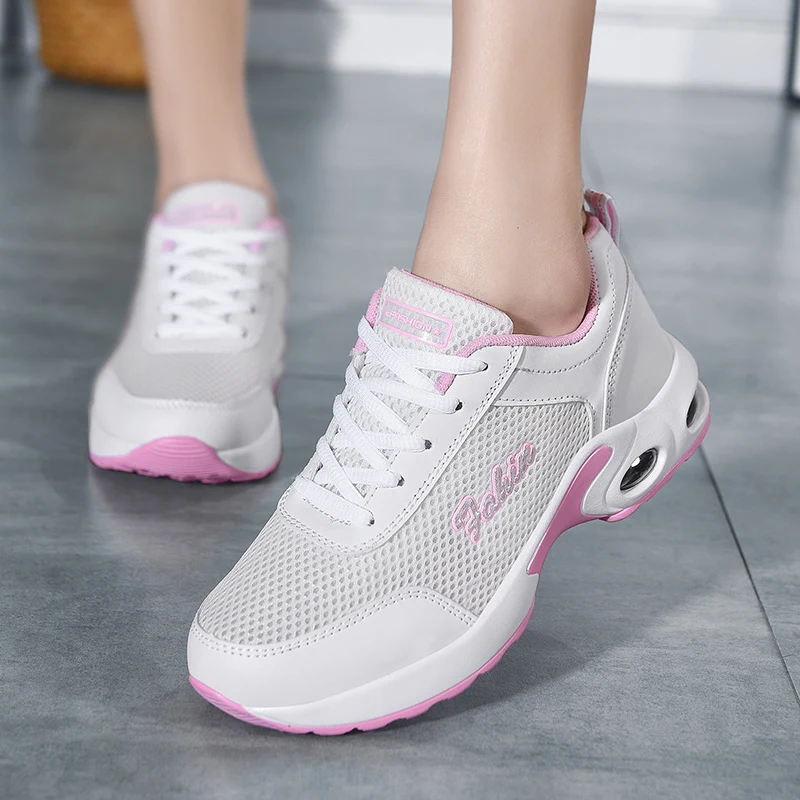 Fashion Women Lightweight Sneakers Running Shoes Outdoor Sports Shoes Breathable Mesh Comfort Running Shoes Air Cushion Lace Up