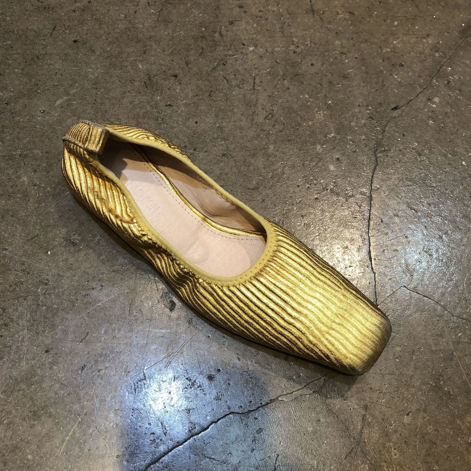

New Square Toe Soft Flat Bottom Pumps European and American Street Texture Golden Versatile Pumps Women's Shoes