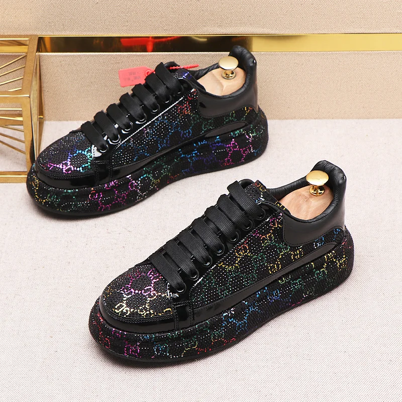

Роскошные золотые мужские туфли Стразы в стиле панк Дизайнерские кроссовки для мужчин повседневная обувь на платформе в стиле хип-хоп Мужс...