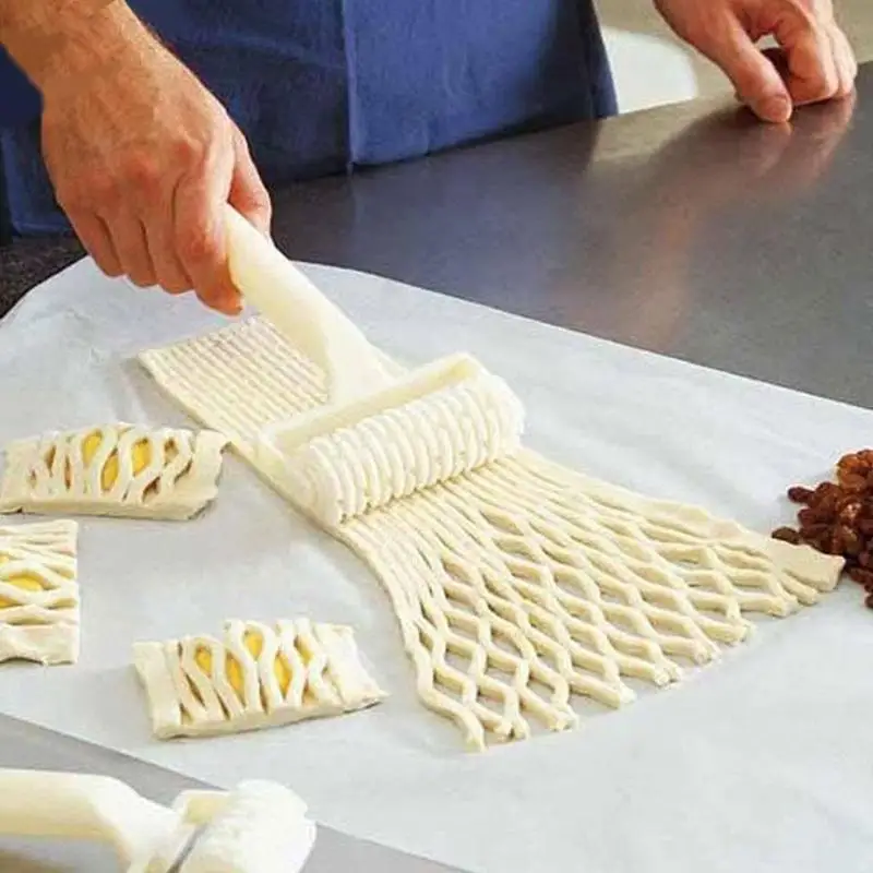 

White Plastic Baking Waffle Mold Handle Grip Roller Cutter Pizza Making Mesh Embossing Pastry Tool