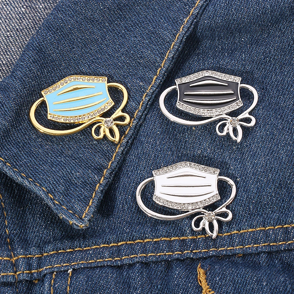 Новинка 2022 блестящая металлическая брошь в виде маски наличии модная унисекс