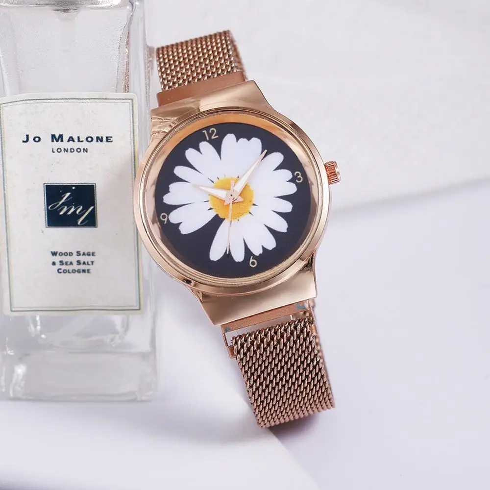 Часы наручные женские с магнитным ремешком модные кварцевые маленькими