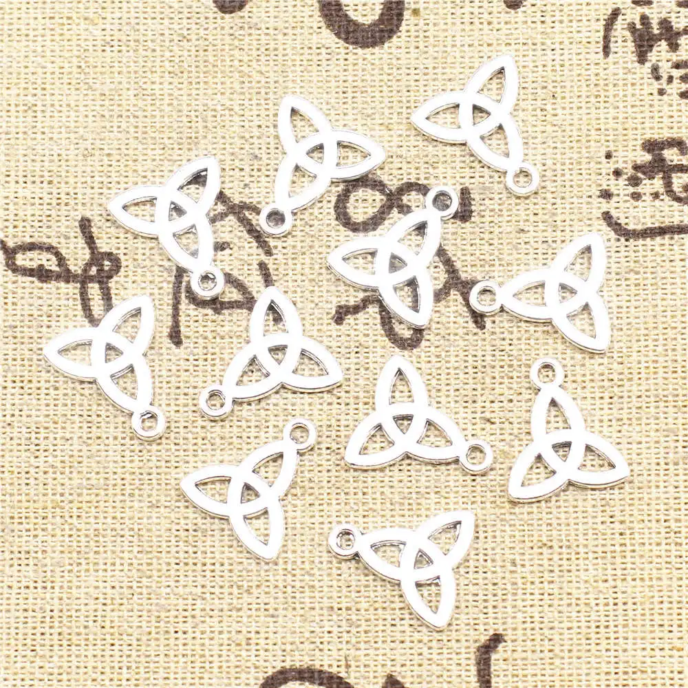 

20Pcs Charm Pendant Triangle Amulet Charms Antique Silver Color 14X16mm