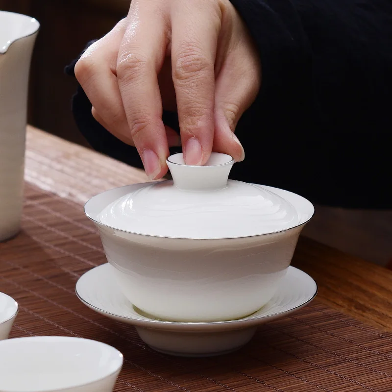 Керамическая чаша с крышкой gaiwan из фарфора, китайская чашка Kongfu для чая, чайник Gaiwan в китайских традициях.