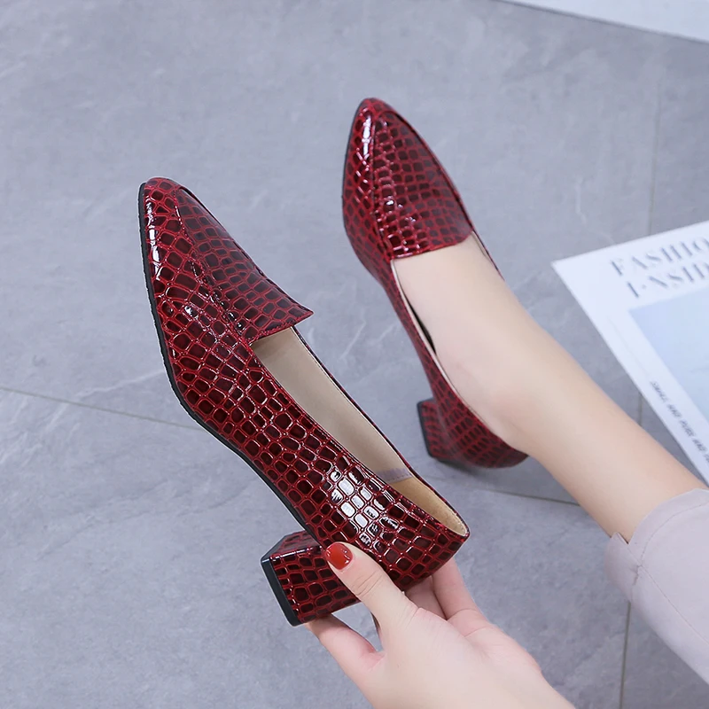 Офисная Женская обувь из органической кожи размера плюс Женские модельные туфли